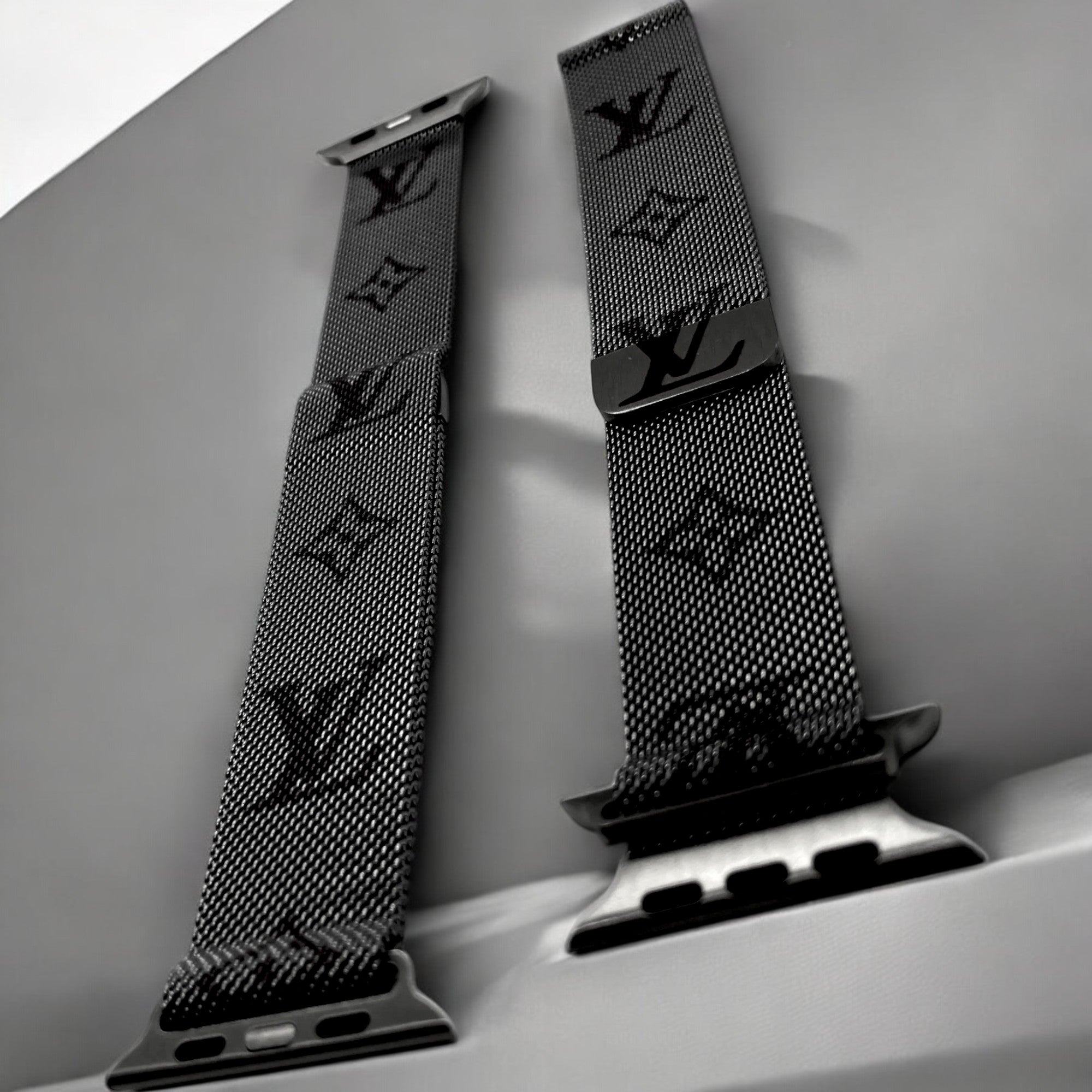 Mono Milanese Apple Watch Band